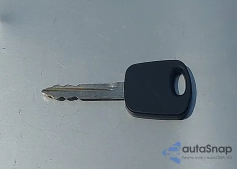 2000 Ford Crown Victoria Lx из США, поврежденный, VIN 2FAFP74W2YX105705